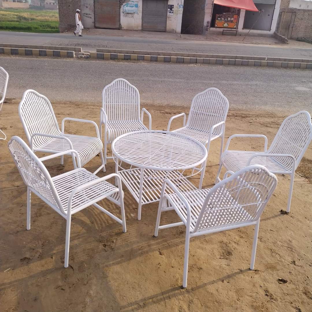 White Round Metal Garden Dining Set