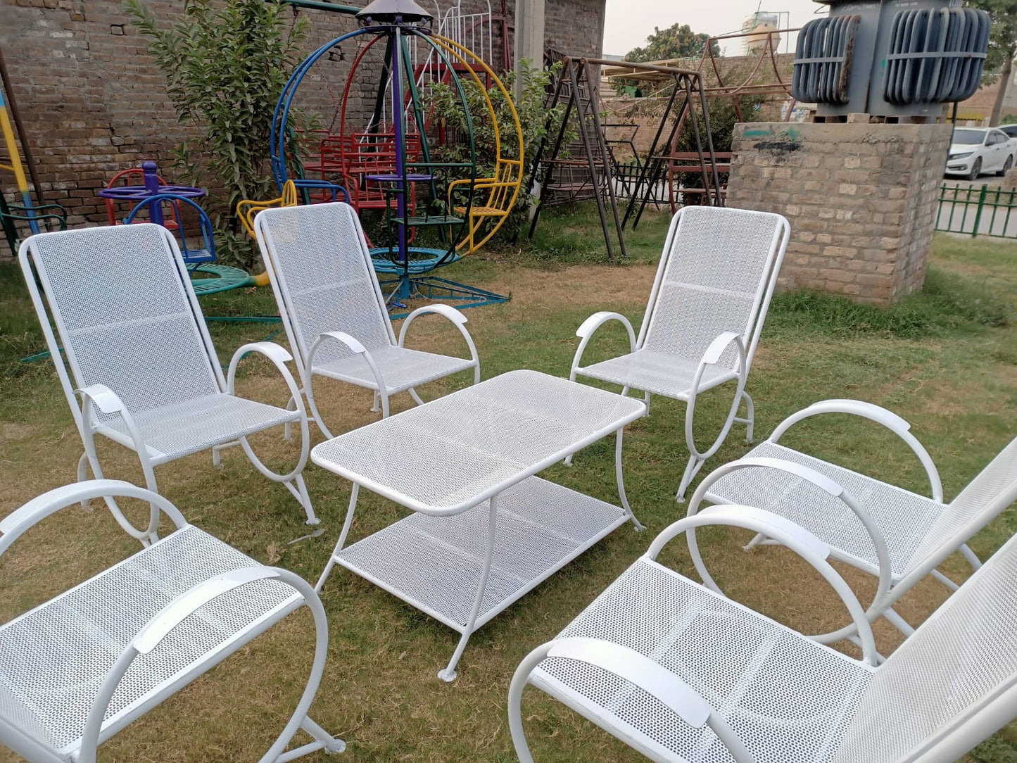 White Mesh Garden Lounge Set